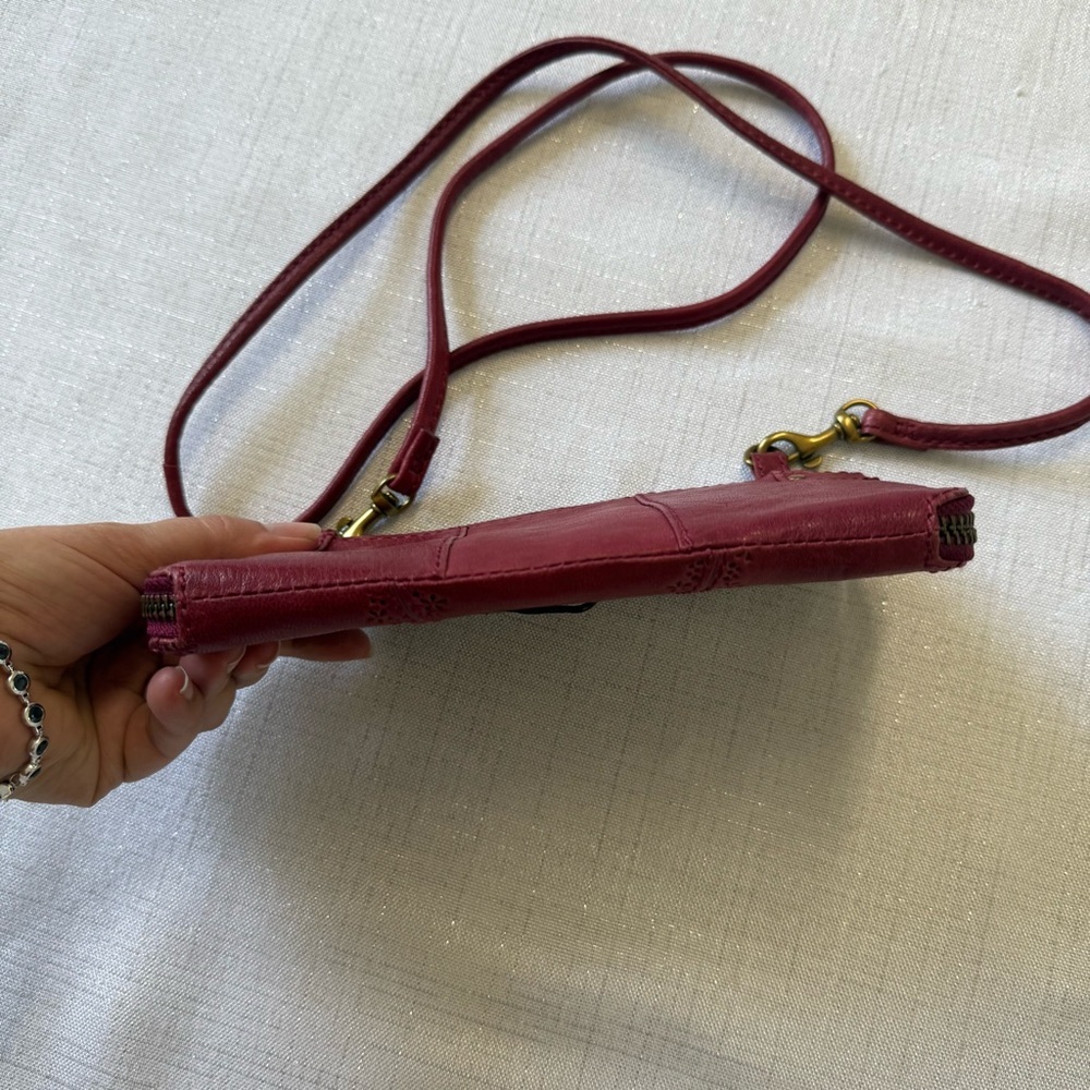 FOSSIL VINTAGE Red SANGRIA Leather Crossbody Bag Casual Vacation Travel - Picture 3 of 8